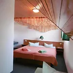 Hotel & Assmann