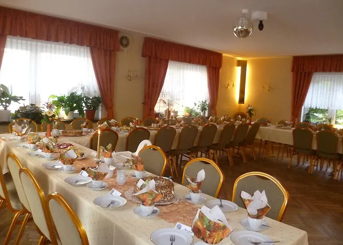 & Assmann فندق 3*